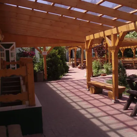 Хостел Waldhaus Am Ferienpark-mehrbett-gruppenzimmer Mit Waschbecken *