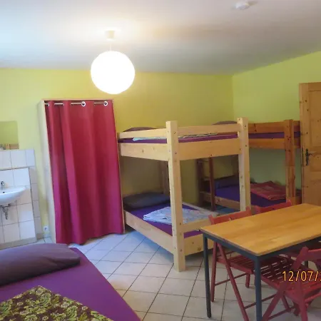 Waldhaus Am Ferienpark-mehrbett-gruppenzimmer Mit Waschbecken
