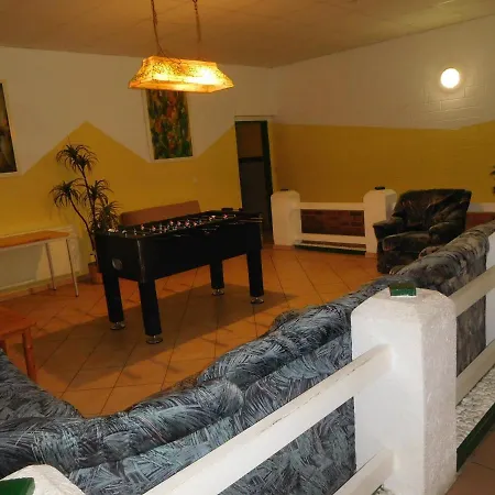 Waldhaus Am Ferienpark-mehrbett-gruppenzimmer Mit Waschbecken Хостел *