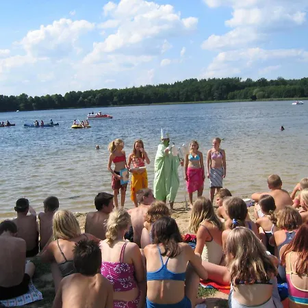 Waldhaus Am Ferienpark-mehrbett-gruppenzimmer Mit Waschbecken Хостел
